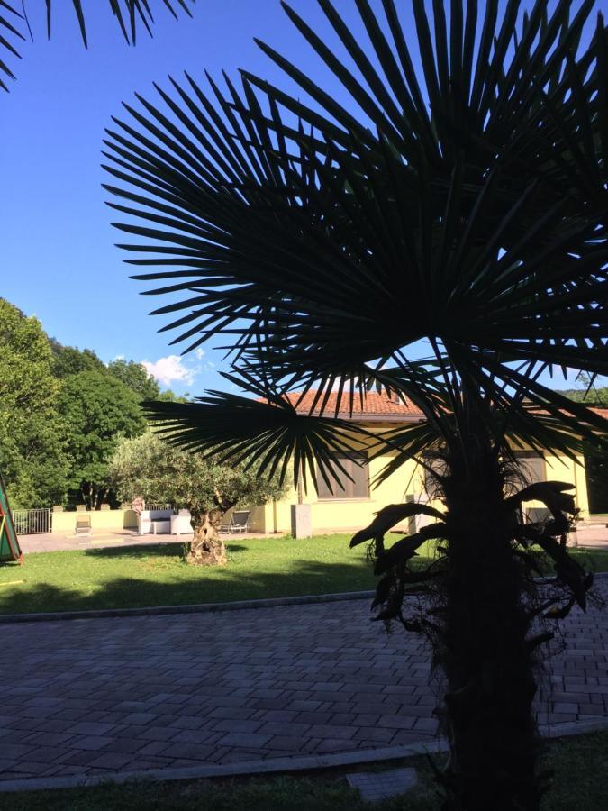 Villa Althea Ronago المظهر الخارجي الصورة